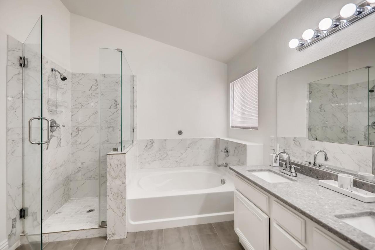 Luxurious House With A Pool, Spa, And Patio, Sleeps 6 Comfortably Las Vegas Exterior foto