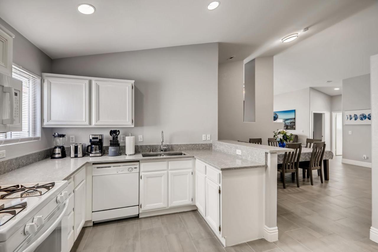 Luxurious House With A Pool, Spa, And Patio, Sleeps 6 Comfortably Las Vegas Exterior foto